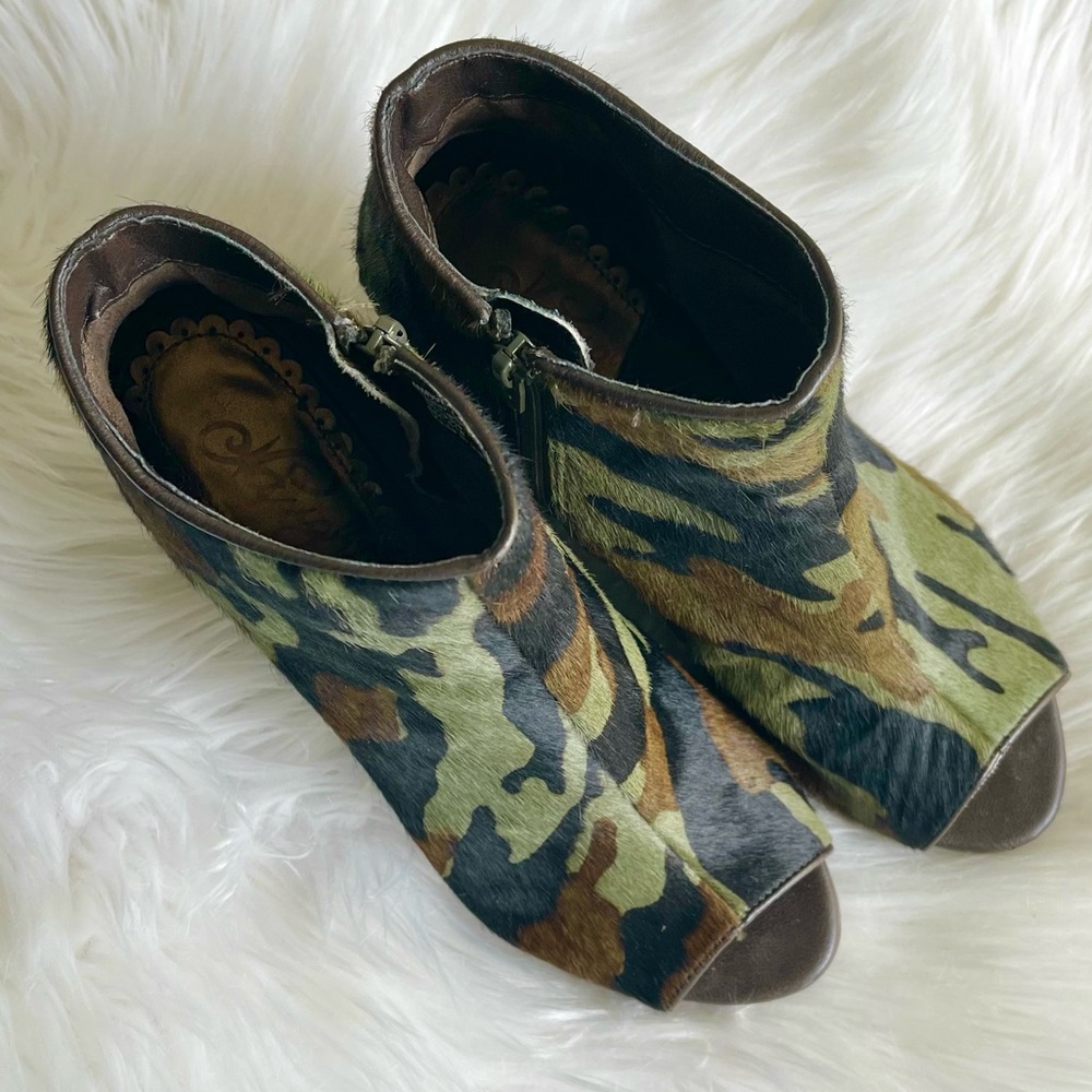 Naughty Monkey Camouflage Peep-Toe Ankle Booties - Picture 6 of 9